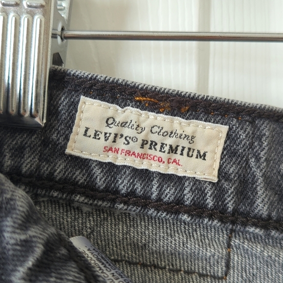 Levi's Premium 501 Classic High Rise Cut Off Raw Hem Button Fly Jean Shorts 25 - Picture 4 of 13